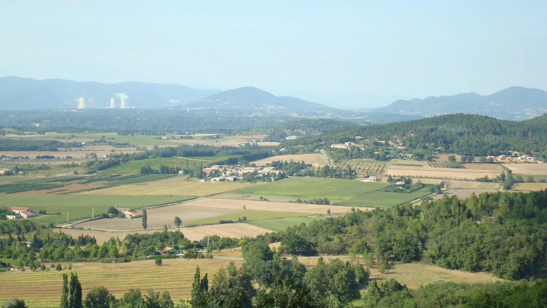 Sauzet  Maison Les Chenes - Jacuzzi - Calme & Idealement Situe - Clim - Salle De Jeux - Parking 0*, Sauzet (Drome)